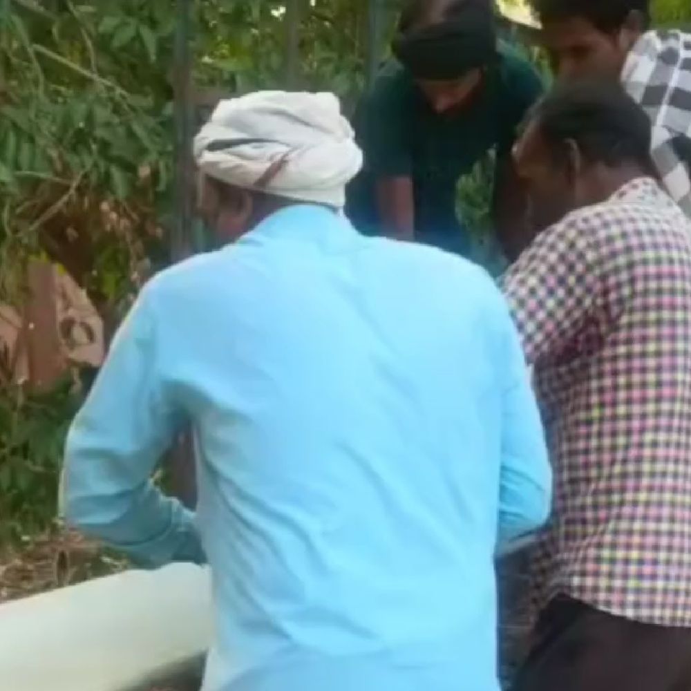 भतीजी की शादी से पहले चाचा की करंट से मौत:घर में बिजली का काम करते समय हादसा, कल आनी थी बारात