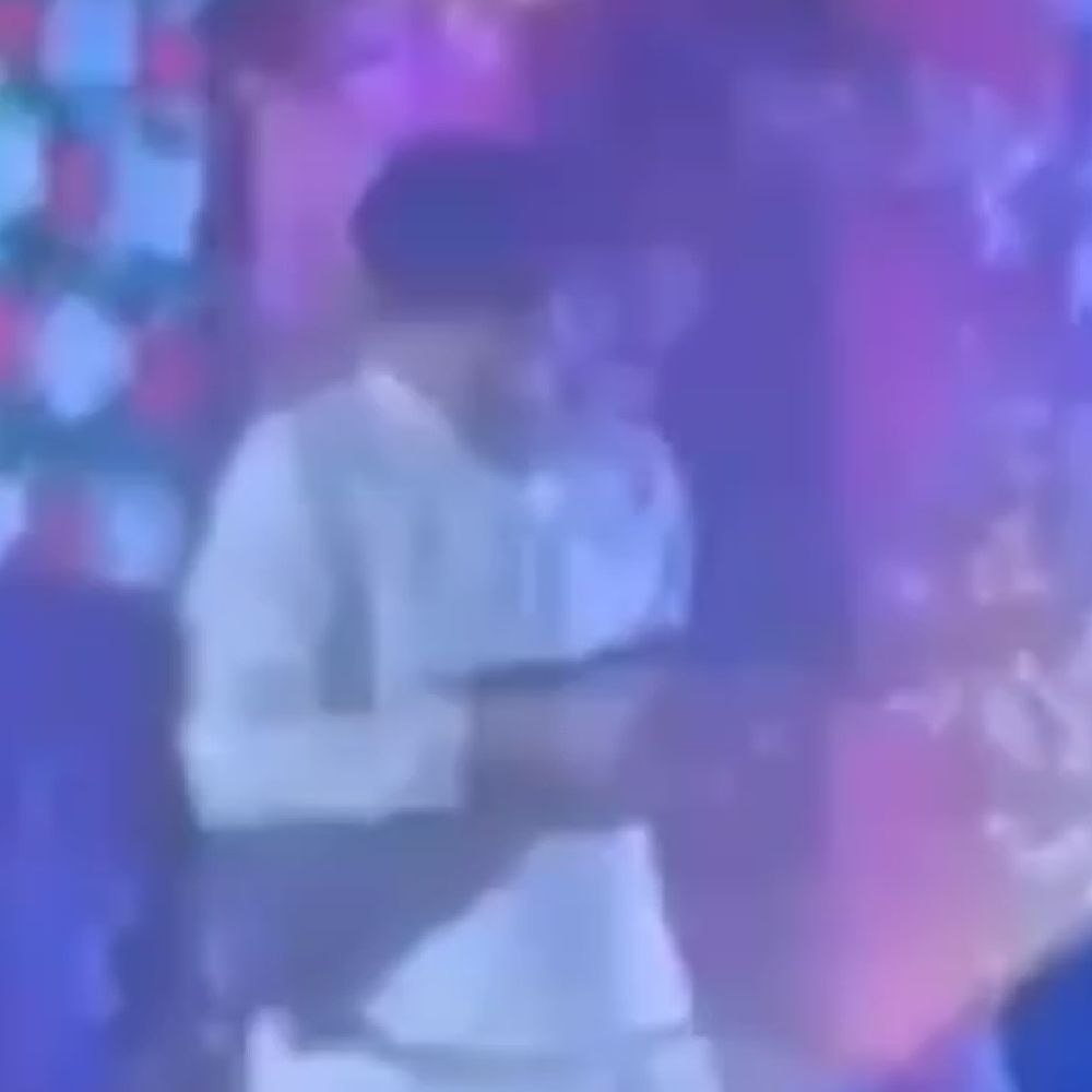 देवरिया में हर्ष फायरिंग का VIDEO:  तिलक में राइफल लहराते दिखे, पुलिस ने हिरासत में लिया – Deoria News