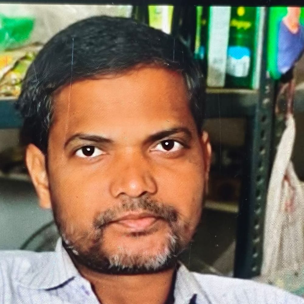 परिजनों का एसपी कार्यालय पर प्रदर्शन:तहरीर बदलने का आरोप लगाया, युवक की गला रेतकर हुई थी हत्या