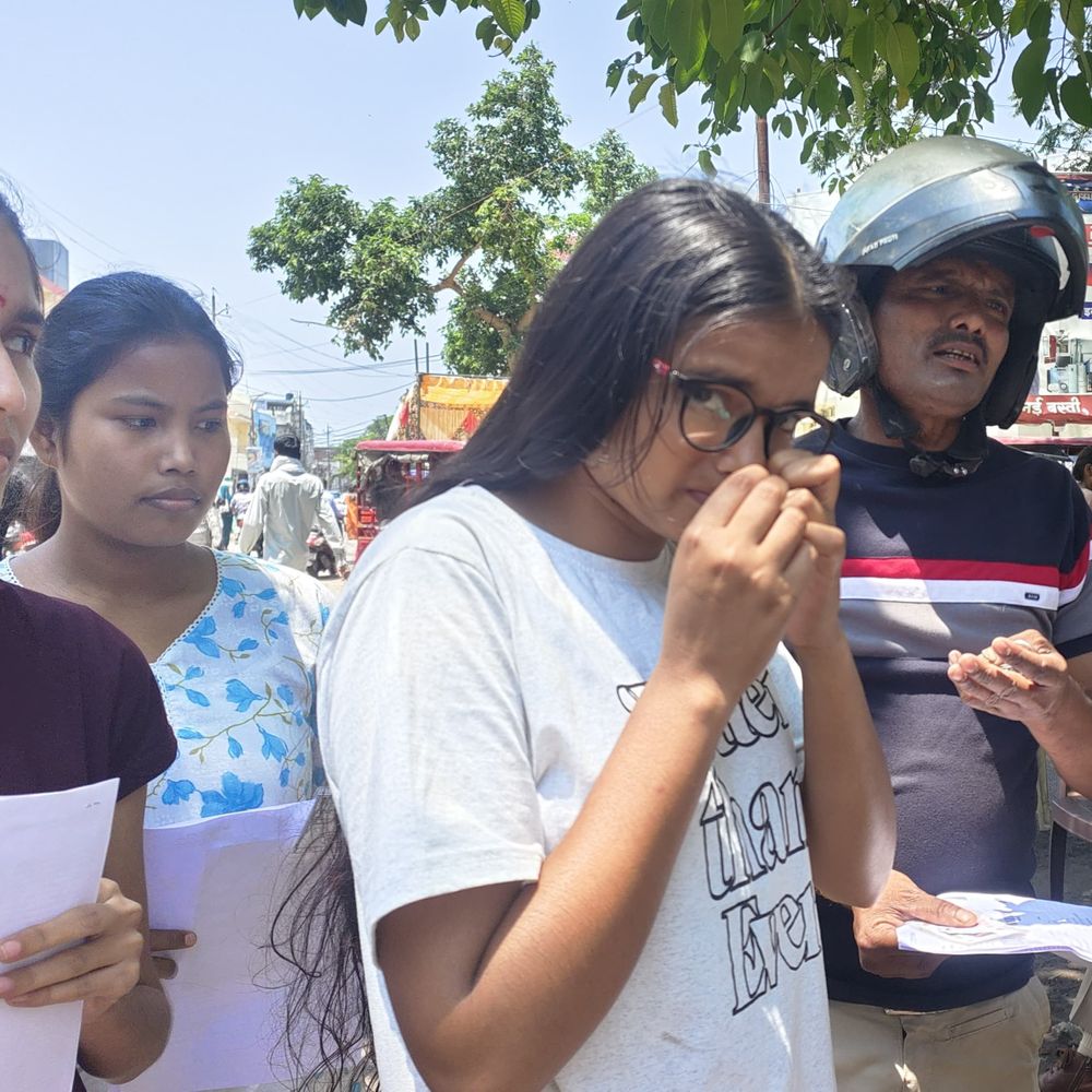 लखीमपुर में NEET-UG परीक्षा संपन्न:7 केंद्रों पर 3227 अभ्यर्थी शामिल, कड़ी सुरक्षा में हुई जांच