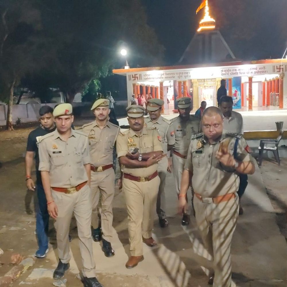 सुल्तानपुर पहुंचे डीआईजी अयोध्या सोमेन वर्मा:बकरीद, त्योहारों और व्यापारियों के मुद्दों पर की बैठक, इनामी अपराधियों के फॉलोअप के दिए निर्देश