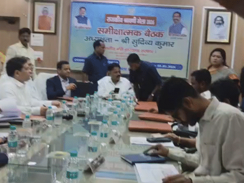 31 जुलाई से शुरू होगा देवघर श्रावणी मेला:  देवघर में पर्यटन मंत्री सुदिव्य सोनू ने की बैठक, व्यवस्थाएं सुदृढ़ करने का निर्देश – Deoghar News