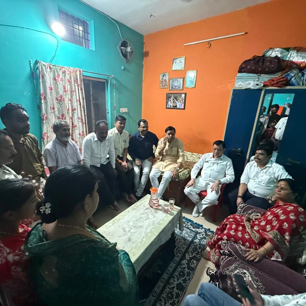 हादसे में जान-गंवाने वालों को लखनलाल देवांगन ने दी श्रद्धांजलि:  परिजनों को बंधाया ढांढस, कोरबा में 5 दिन पहले हुई थी 3 की मौत – Korba News