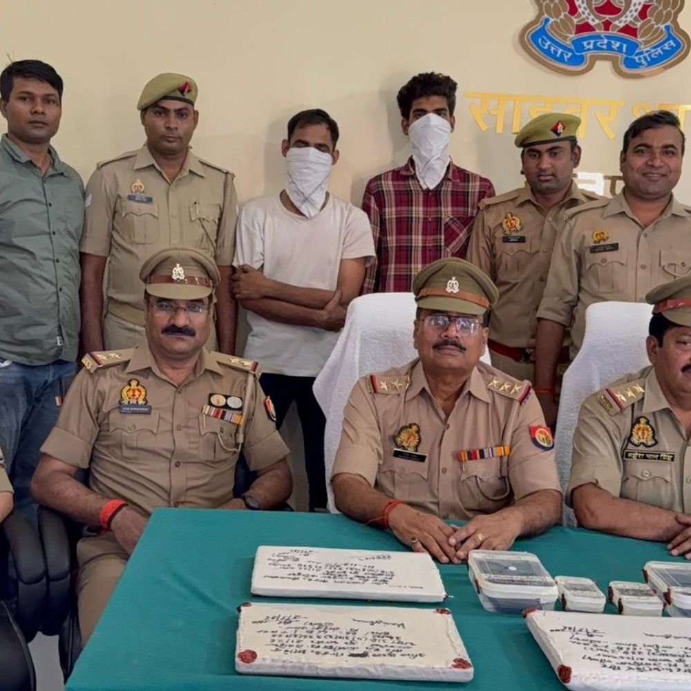 जौनपुर में अंतरराज्यीय साइबर ठगी गिरोह का भंडाफोड़:ऑनलाइन ऐप से हुई करोड़ों की धोखाधड़ी, दो आरोपी गिरफ्तार