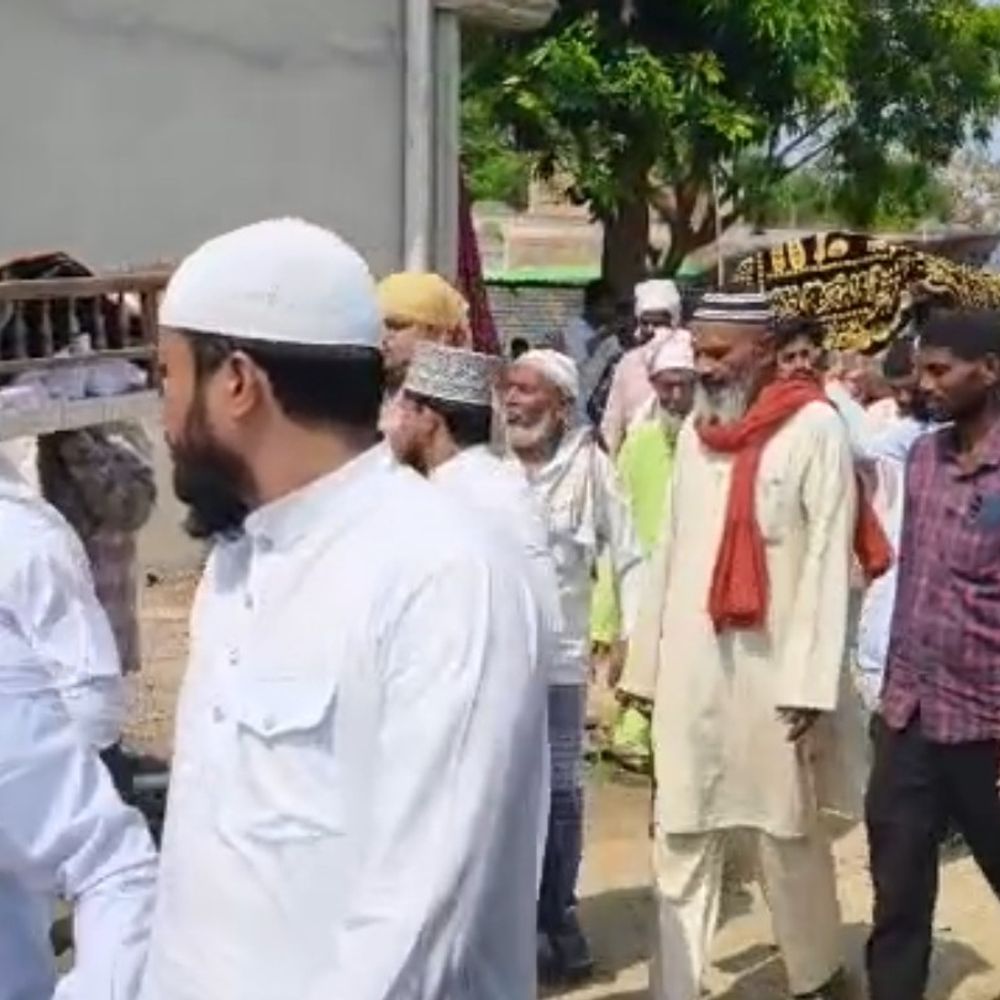 अम्बेडकरनगर में एक ही आंगन से उठे चार जनाजे:साथ खेलते थे कल तक, आज साथ ही सुपुर्द-ए-खाक, मां बनी मौत की वजह