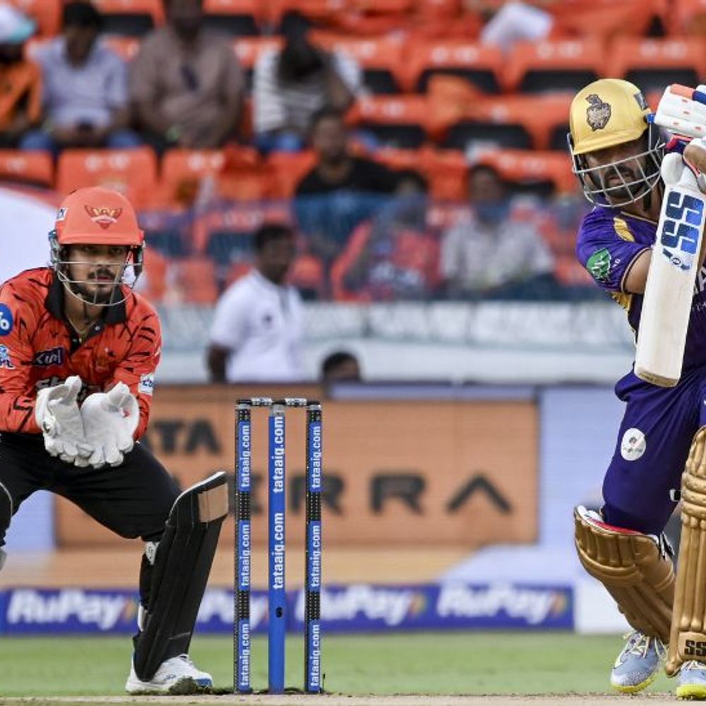 IPL- कोलकाता ने हैदराबाद को 165 पर ऑलआउट किया:नाइट राइडर्स का स्कोर 100 रन पार, टीम ने एक विकेट गंवाया