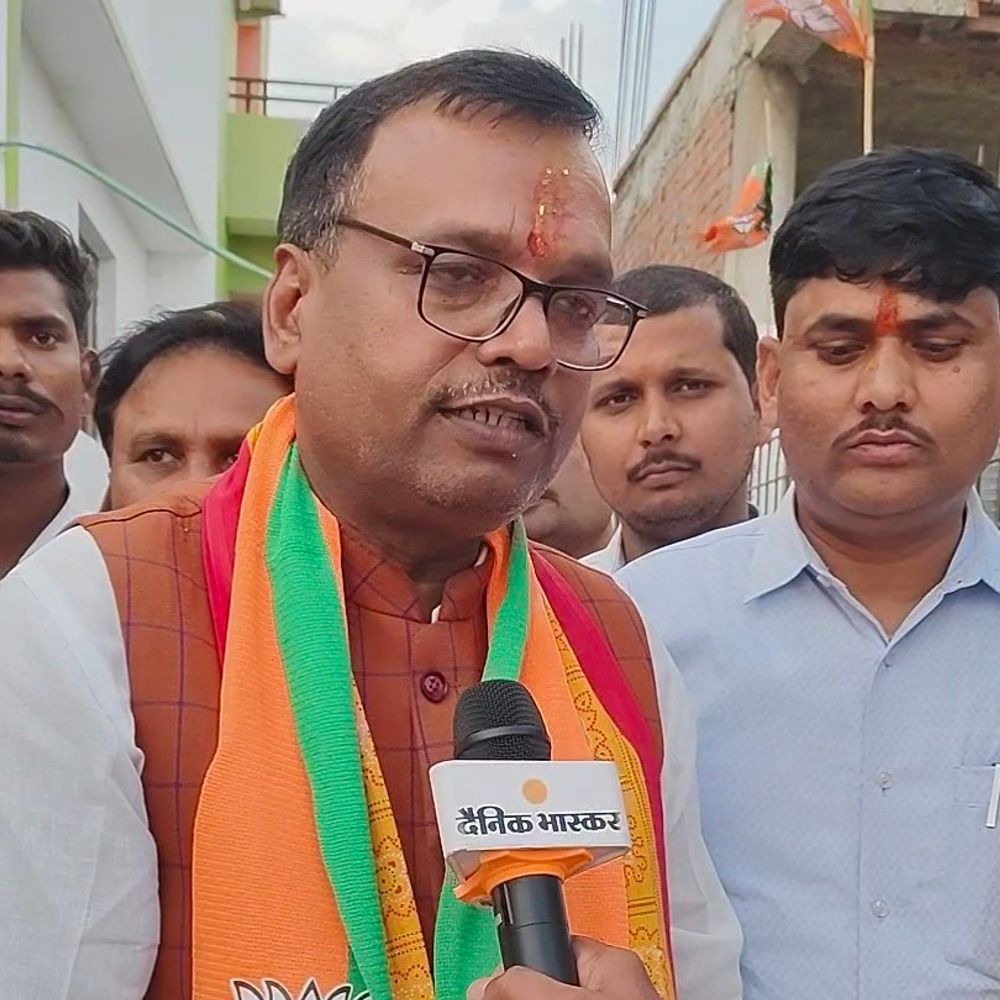 कौशांबी में भाजपा ने पश्चिम बंगाल जीत का जश्न मनाया:कार्यकर्ताओं ने झालमुड़ी खिलाकर बधाई दी, जिलाध्यक्ष ने पीएम के संदेश को सराहा