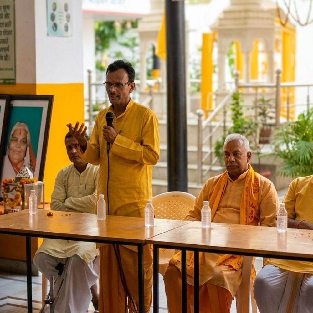 श्रीराम साधना आरण्यक निर्माण पर संकल्प गोष्ठी:लखनऊ के गायत्री शक्तिपीठ में श्रद्धालुओं ने सहयोग का संकल्प लिया
