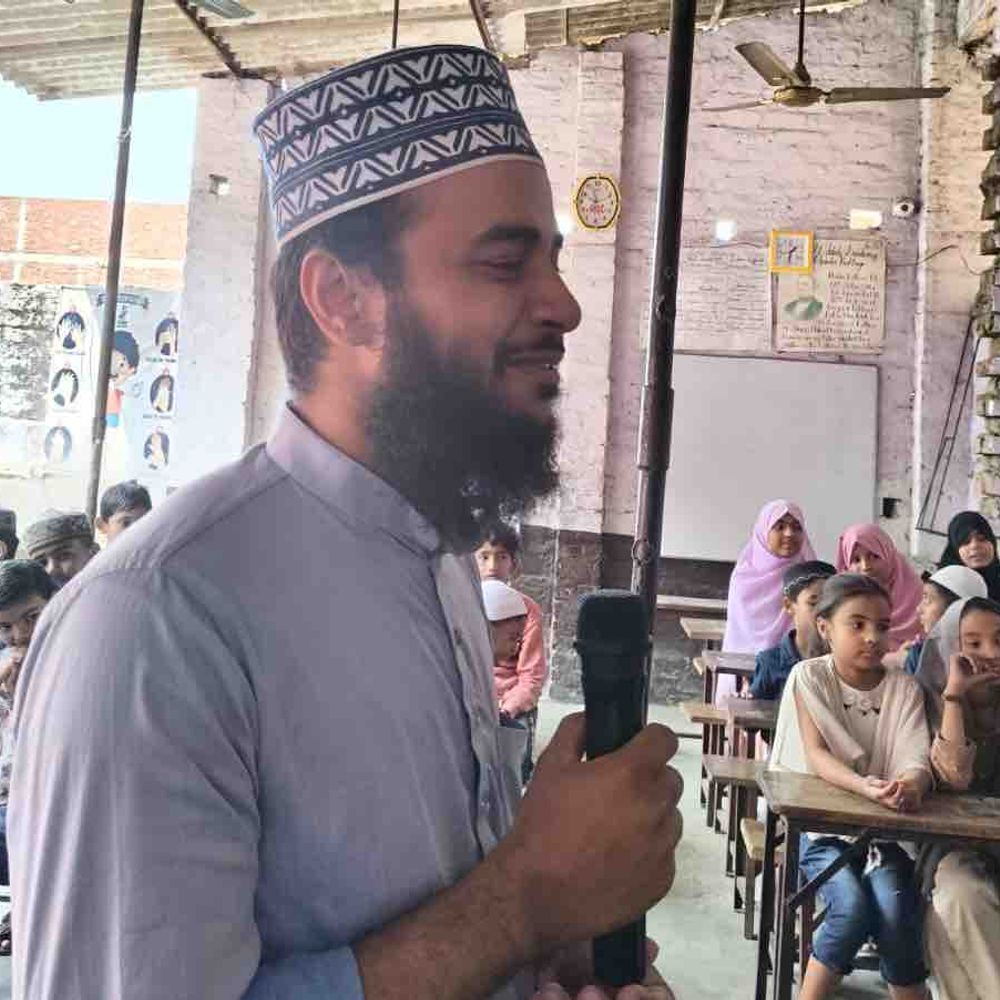 गोरखपुर में बच्चों को दी गई सफलता की सीख:माता-पिता के सम्मान को बताया जरूरी, बोले- बुढ़ापे में रखें पूरा ख्याल