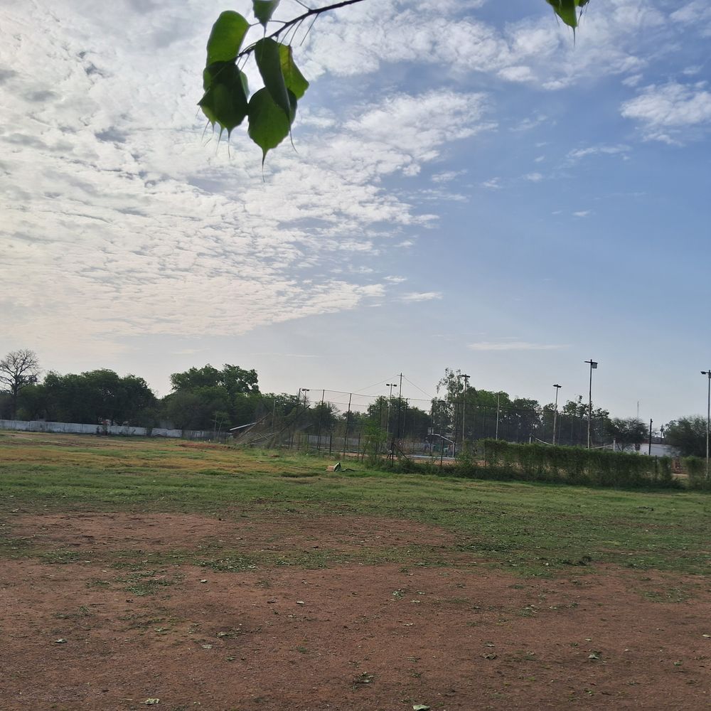 टीकमगढ़ में तीन दिनों में 2 डिग्री गिरा तापमान:आज बूंदाबांदी की संभावना; अगले तीन-चार दिन 40 डिग्री से नीचे रहेगा पारा