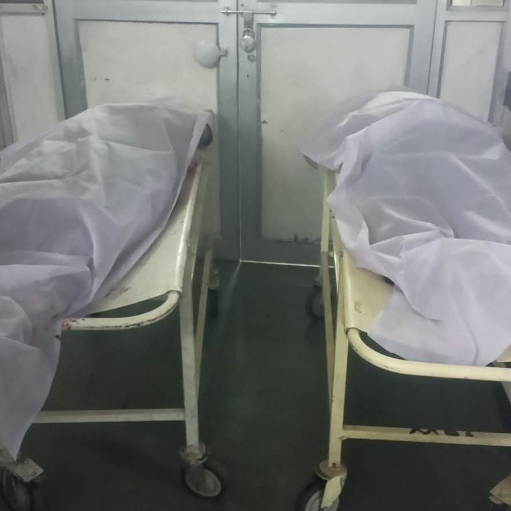 शिवपुरी में डंपर की टक्कर से दो भाइयों की मौत:मंदिर से लौटते समय हुआ हादसा, नो-एंट्री में घुसा था वाहन