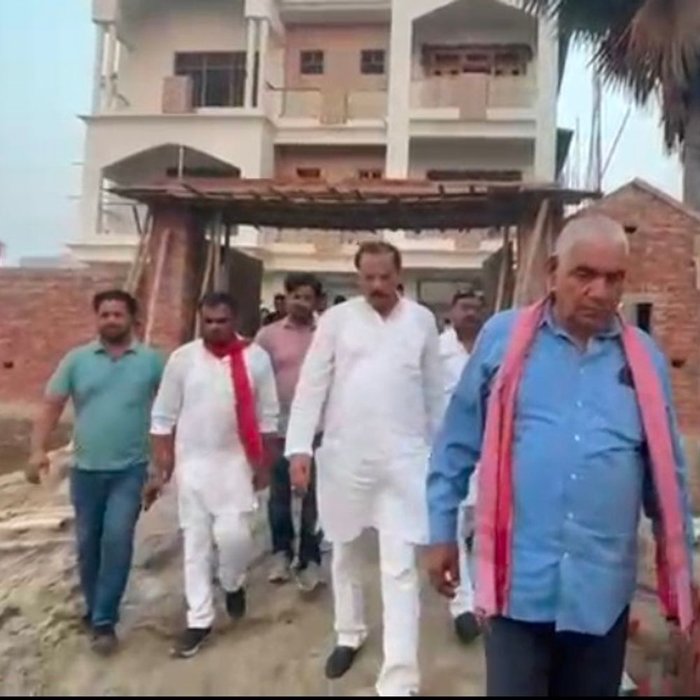 घोसी में 'जयचंद' शब्द पर सियासी जंग:सांसद ने ऊर्जा मंत्री पर साधा निशाना, विकास कार्यों पर उठाए सवाल