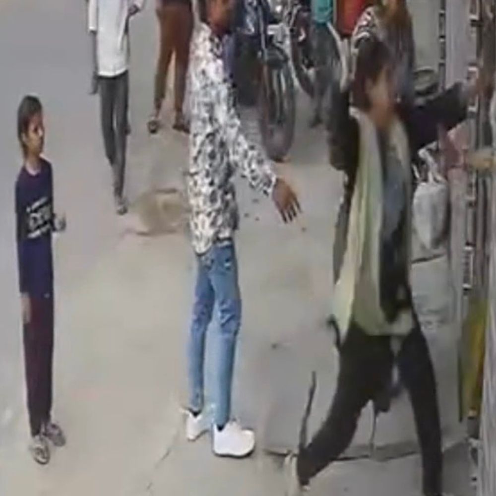 शाहाबाद में दो पक्षों में मारपीट, VIDEO:महिला ने दंपति समेत चार बच्चों पर मुकदमा दर्ज कराया