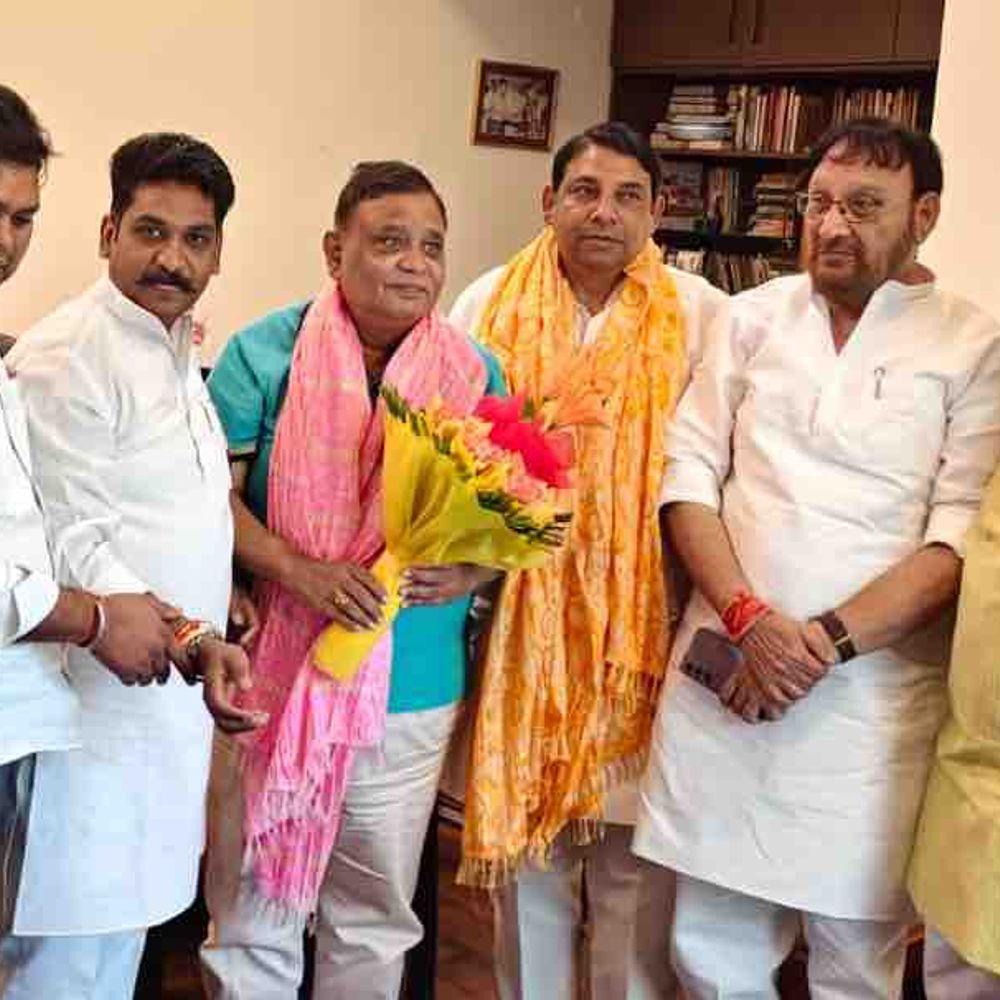 गाजियाबाद में भाजपा कार्यकर्ताओं ने मनाया बंगाल जीत का जश्न:सांसद अतुल गर्ग के निवास पर पांच राज्यों के परिणामों पर उत्साह