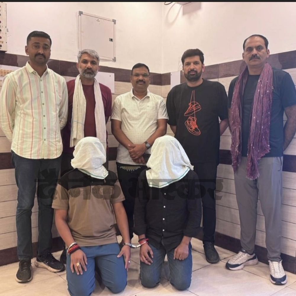 सूरत SBI लूटकांड में गोंडा से दो आरोपी गिरफ्तार:विकास सिंह रायबरेली कृषि विभाग में संविदा कर्मी