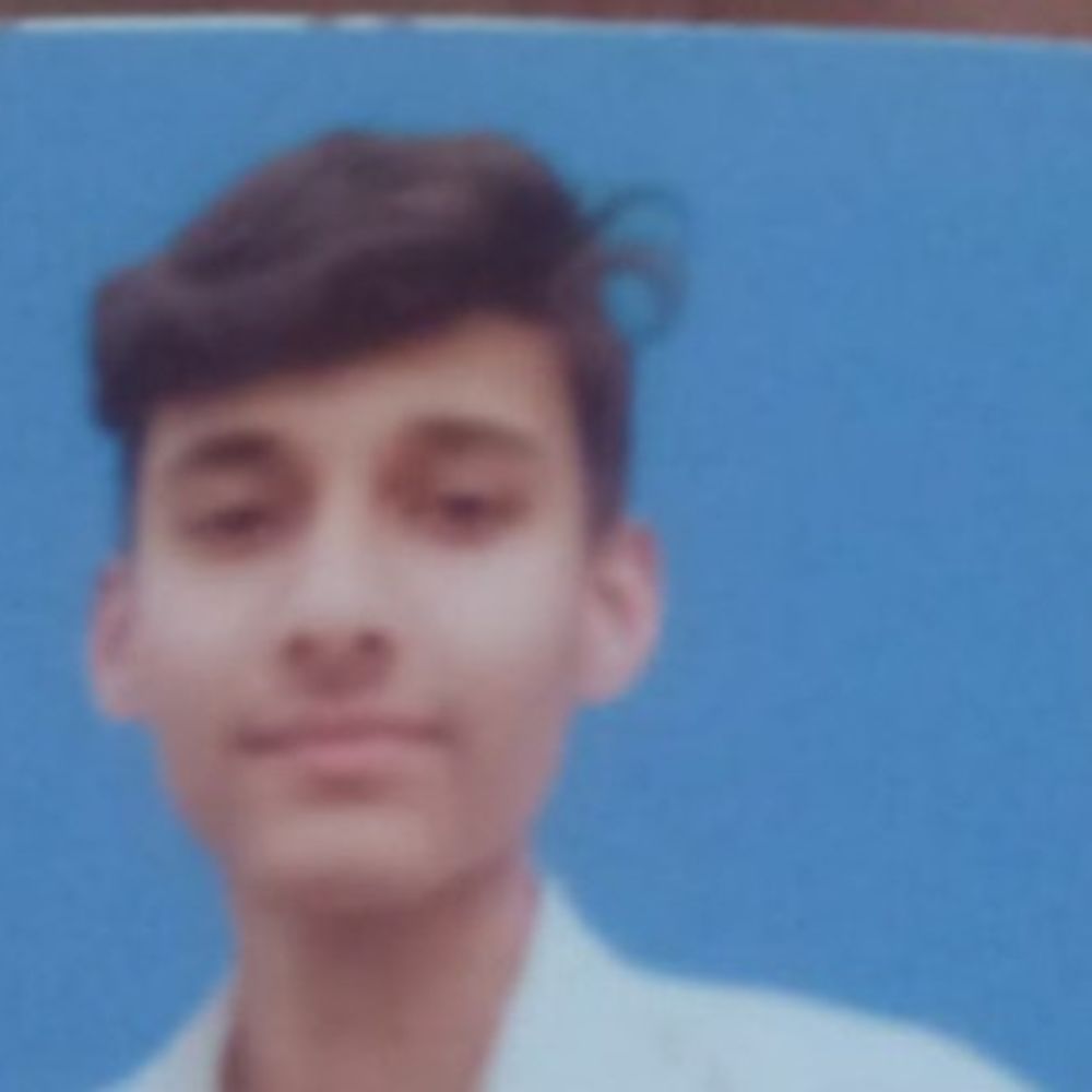 गोंडा में ट्रेलर की टक्कर से ट्रैक्टर चालक की मौत:उछलकर सड़क पर जा गिरा, दूसरे वाहन ने कुचला; एफआईआर दर्ज