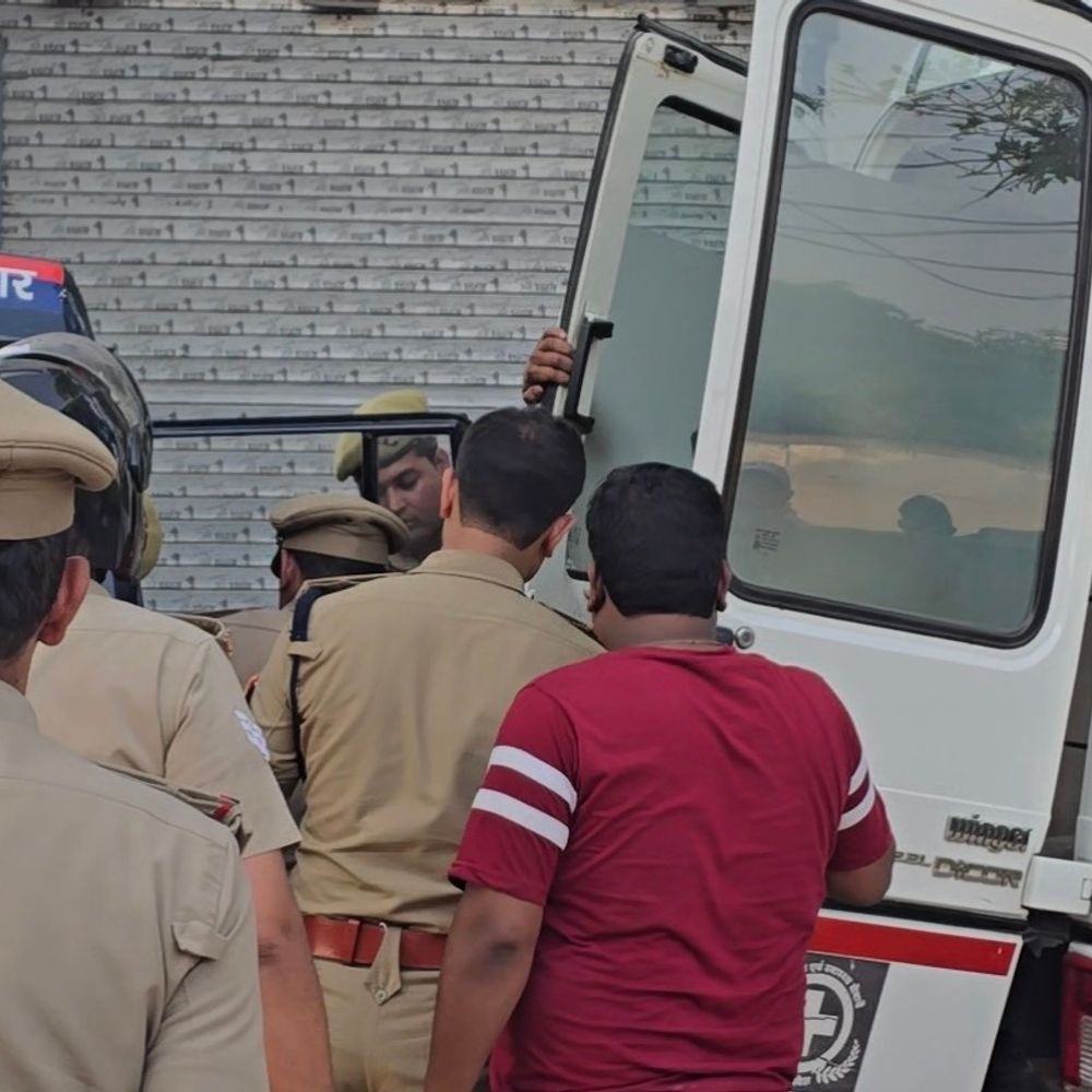 मां समेत 4 बच्चों की हत्या करने वाले का एनकाउंटर:2 मई को की थी मासूमों की ईट से कूचकर हत्या, पुलिस ने घेराबंदी कर किया ढेर