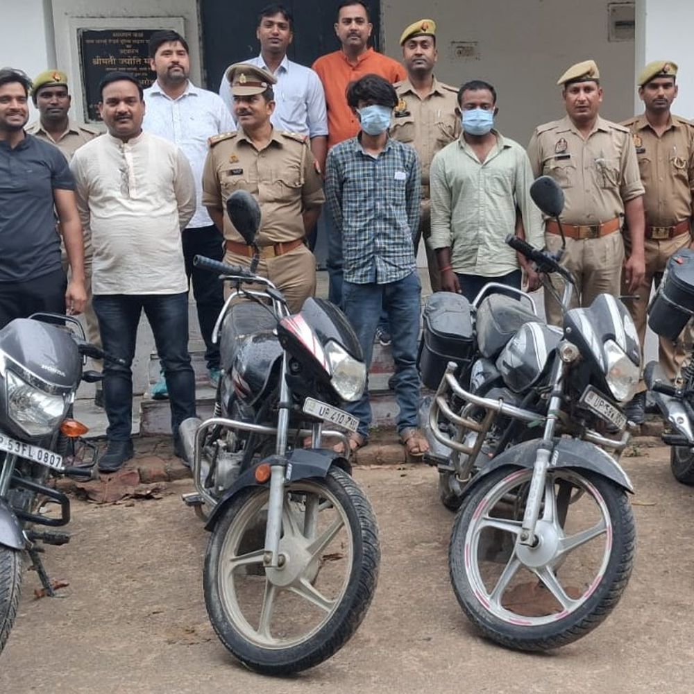 चोरी की बाइकें नेपाल सीमा पर बेचने वाले गिरफ्तार:संतकबीर नगर पुलिस ने दो दोस्तों को पकड़ा, 6 वारदातों का खुलासा
