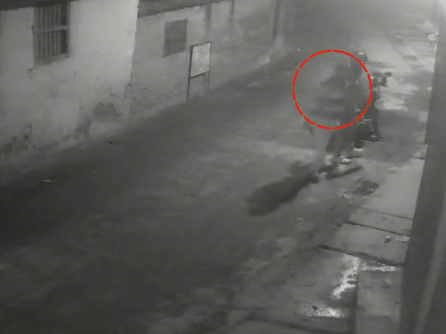बेगूसराय में किराना दुकानदार से लूट की कोशिश:घर के पास बाइक सवार अपराधियों ने रोका, धक्का-मुक्की के बाद भागे; सीसीटीवी खंगाल रही पुलिस