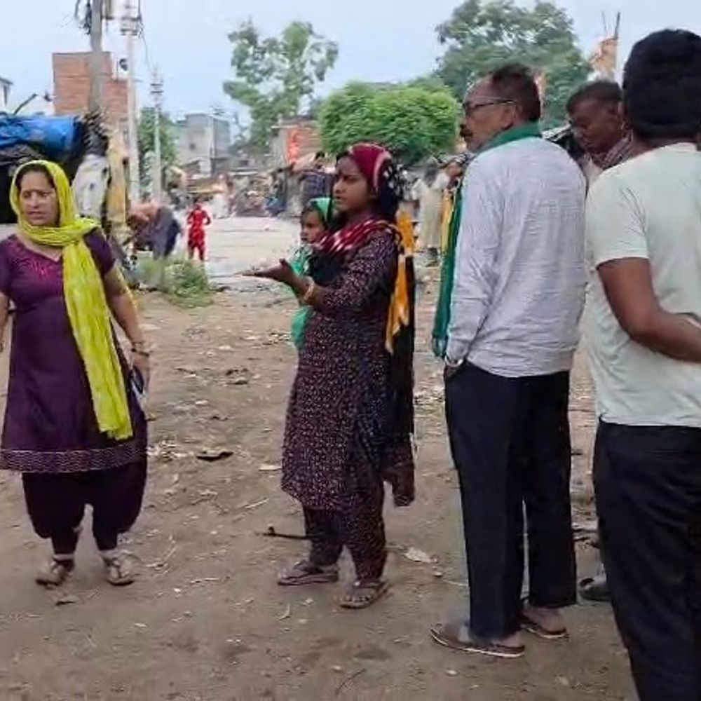 मुजफ्फरनगर में सड़क किनारे शव मिला:घर वालों ने पोस्टमार्टम कराने से इनकार किया, शराब पीने का आदी था
