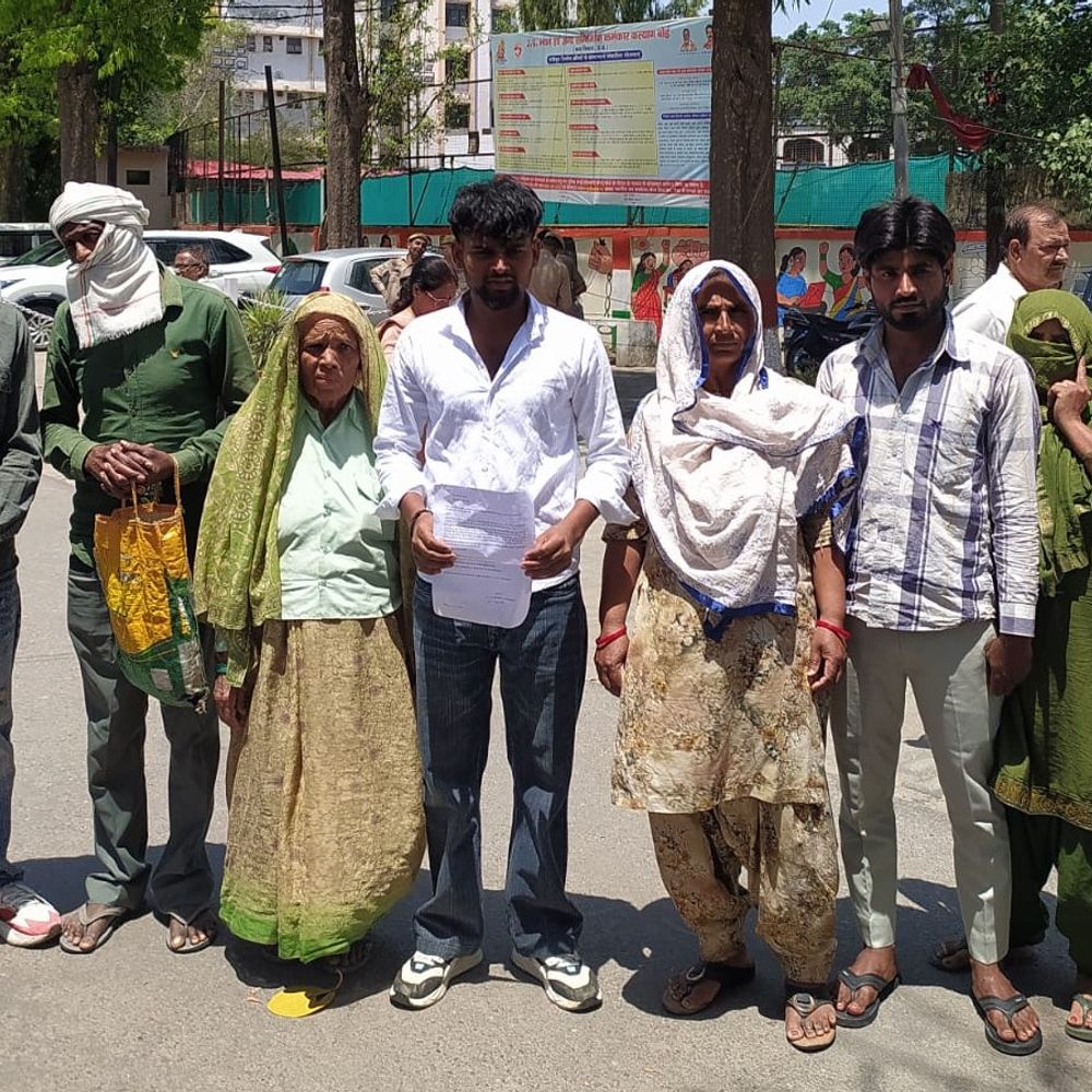 हस्तिनापुर के खेड़ी कलां में वन भूमि पर अवैध कब्जा:ग्रामीणों ने प्रशासनिक अधिकारियों से की कब्जा हटाने और पौधारोपण की मांग