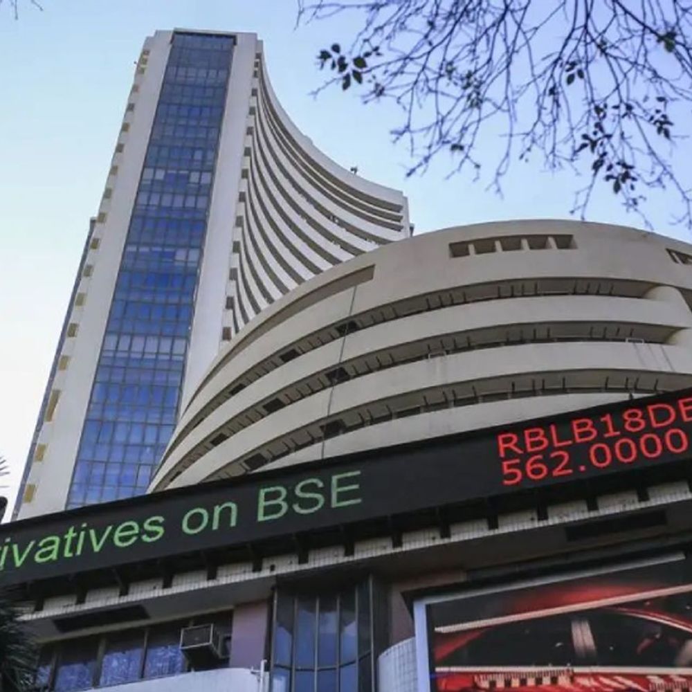 सेंसेक्स 600 अंक बढ़कर 77,500 के स्तर पर पहुंचा:  निफ्टी में भी 200 अंक की तेजी, यह 24,200 के स्तर पर कारोबार कर रहा