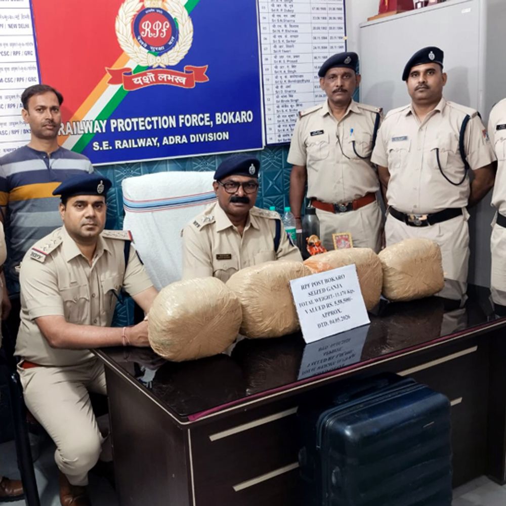 बोकारो स्टेशन से 11.170 किलो गांजा जब्त:  ऑपरेशन नारकोस के तहत RPF की कार्रवाई, बरमाद गांजे की कीमत 5.58 लाख रुपए – Bokaro News