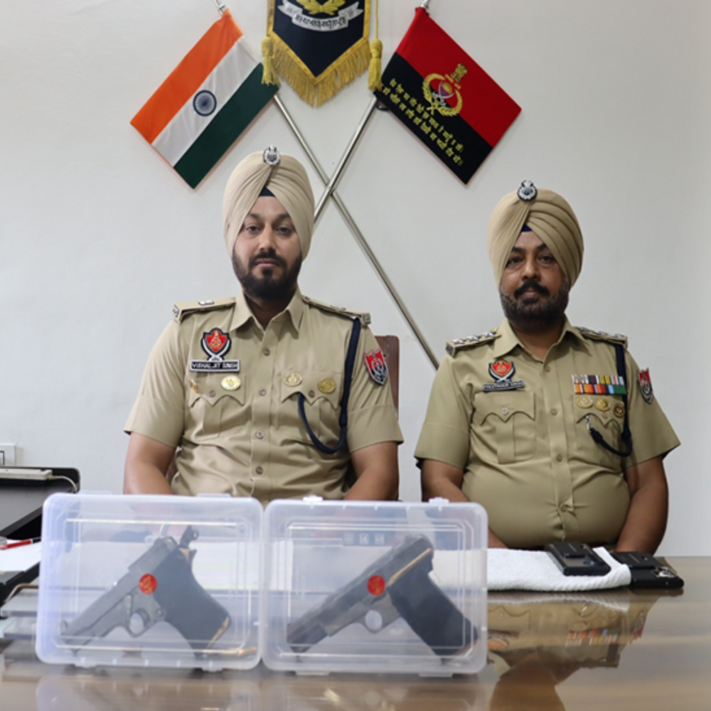 अमृतसर पुलिस ने हेरोइन और पिस्तौलो सहित कुख्यात-अपराधी गिरफ्तार किया:  हत्या और हत्या के प्रयास जैसे सात मामले पहले से दर्ज – Amritsar News