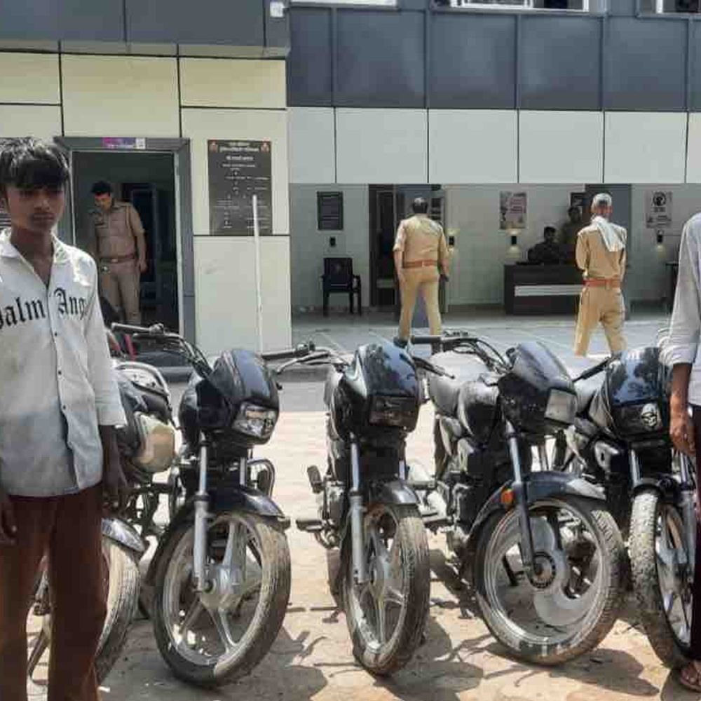 कविनगर पुलिस ने दो बाइक चोर पकड़े:6 चोरी की बाइकें बरामद, NCR में करते थे वारदात