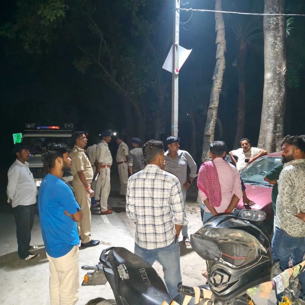 अपराधियों ने 2 राउंड की फायरिंग, बाल-बाल बचे गोल्ड कारोबारी:  दुकान बंद कर लौट रहे थे; बाइक सवार अपराधियों ने लूटे 6.5 लाख रुपए के गहने, कैश – Muzaffarpur News