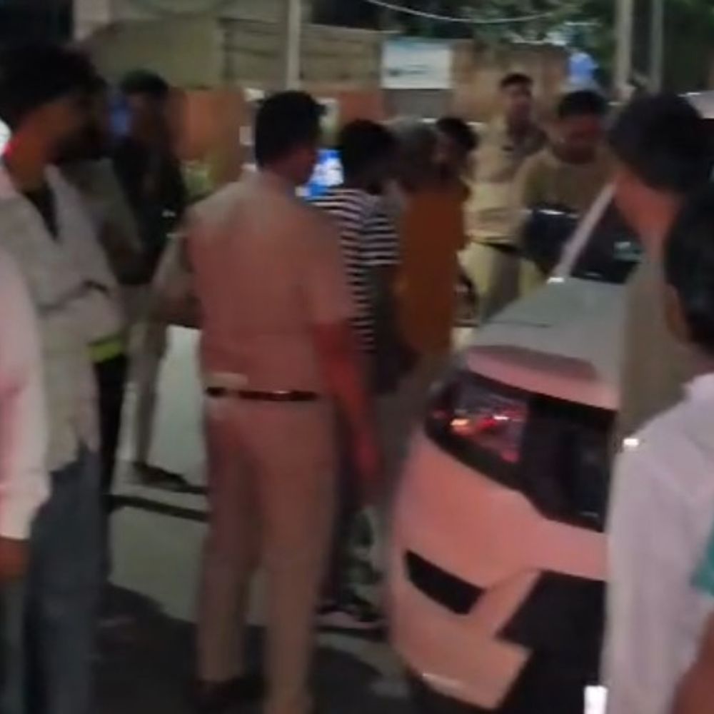 कैथल में युवक ने फंदा लगाकर किया सुसाइड:  बेटी के साथ पत्नी बाहर गई थी; पड़ोसियों ने पंखे से लटका देखा शव – Kaithal News