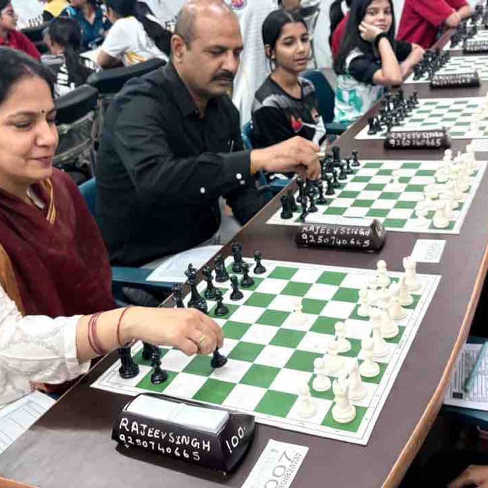 केंद्रीय विद्यालय केएनएन में क्षेत्रीय खेलकूद प्रतियोगिता शुरू:गाजियाबाद में 512 खिलाड़ी तीन दिन तक दिखाएंगे अपना दमखम