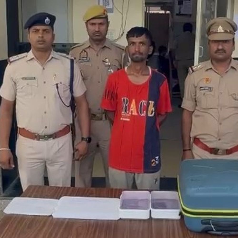 मथुरा जंक्शन पर शातिर चोर गिरफ्तार:2.25 लाख रुपये का चोरी का सामान बरामद