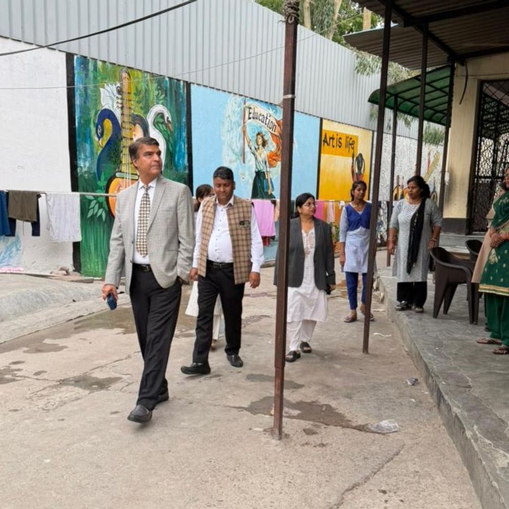 जिला जज ने राजकीय बाल गृह का किया निरीक्षण:कानपुर देहात में बालिकाओं से बातचीत कर सुविधाओं के बारे में जाना