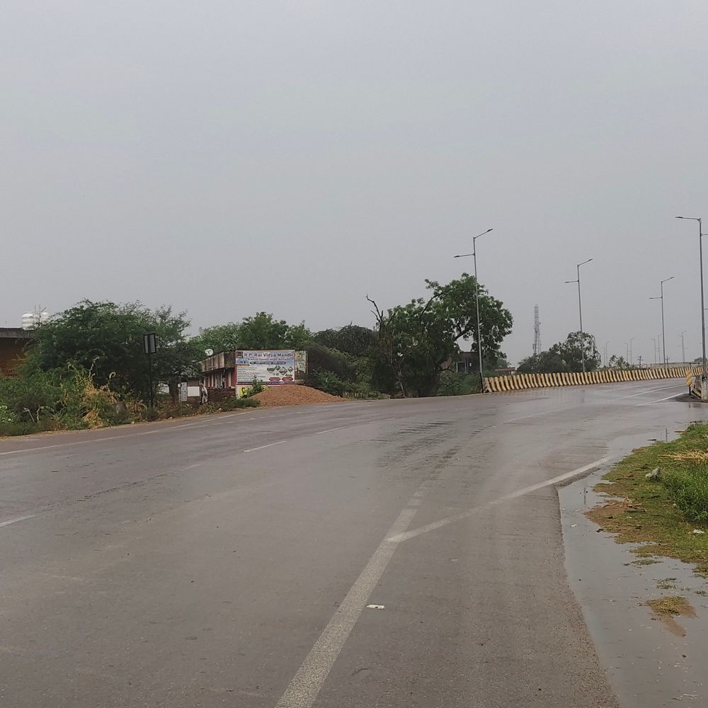 अमेठी में मौसम बदला, हल्की बारिश शुरू:तापमान गिरा, गर्मी से राहत; तेज बारिश की संभावना