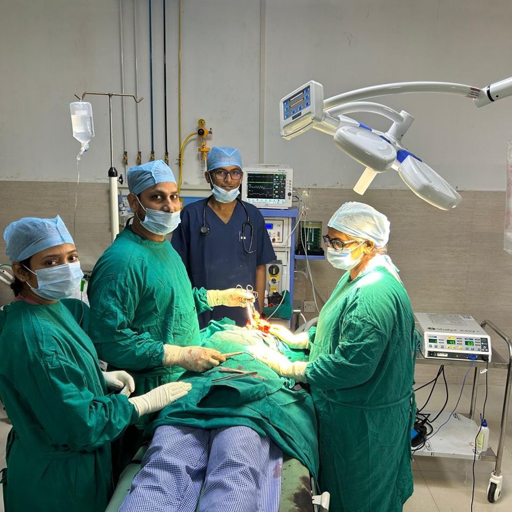 जौनपुर मेडिकल कॉलेज में जटिल ट्यूमर सर्जरी सफल:प्राचार्य बोले, मरीजों को BHU-SGPGI-KGMU जाने की जरूरत नहीं