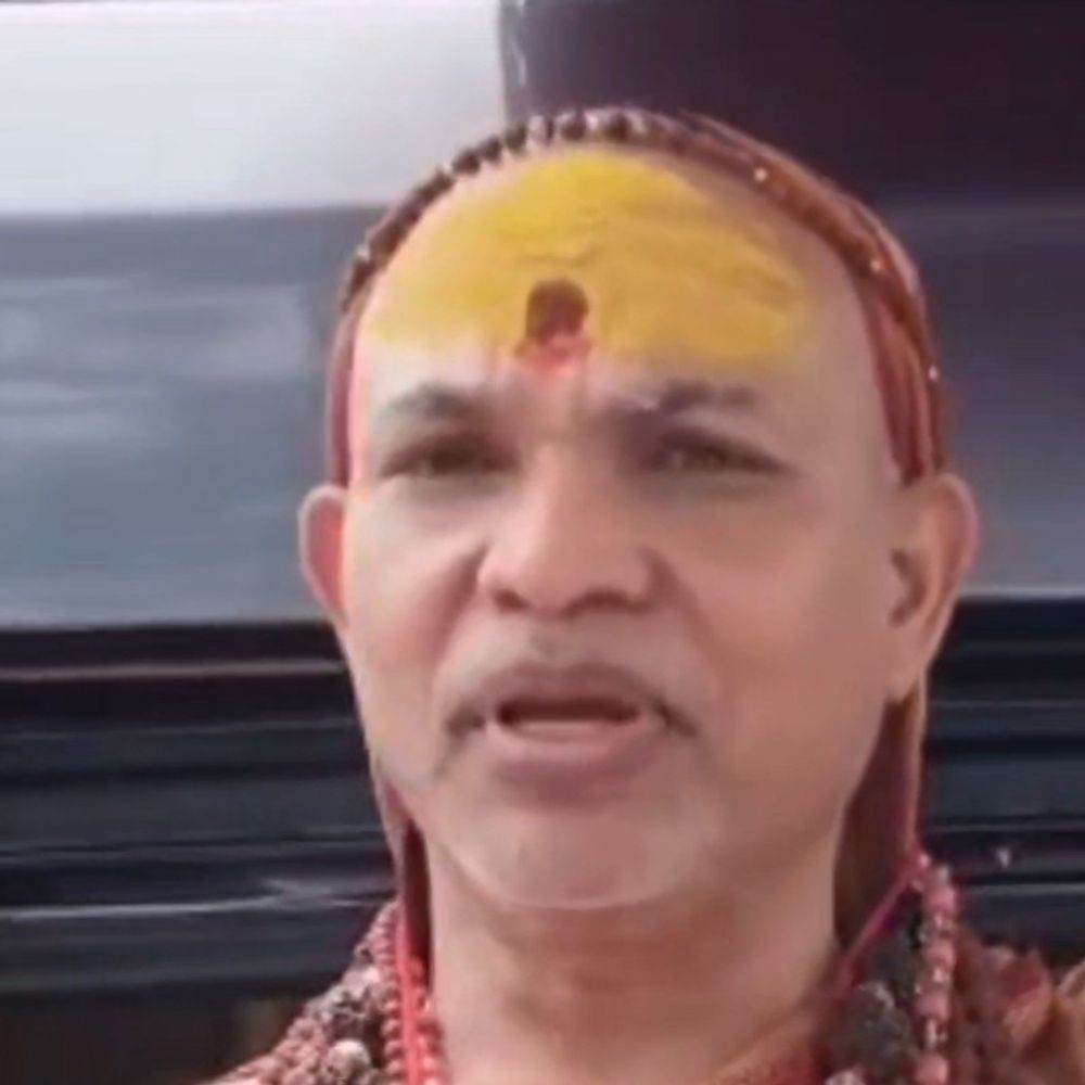 देवरिया पहुंची शंकराचार्य की गविष्टि यात्रा:  गौ संरक्षण पर दिया संदेश, राजनीतिक हलचल बढ़ी – Deoria News