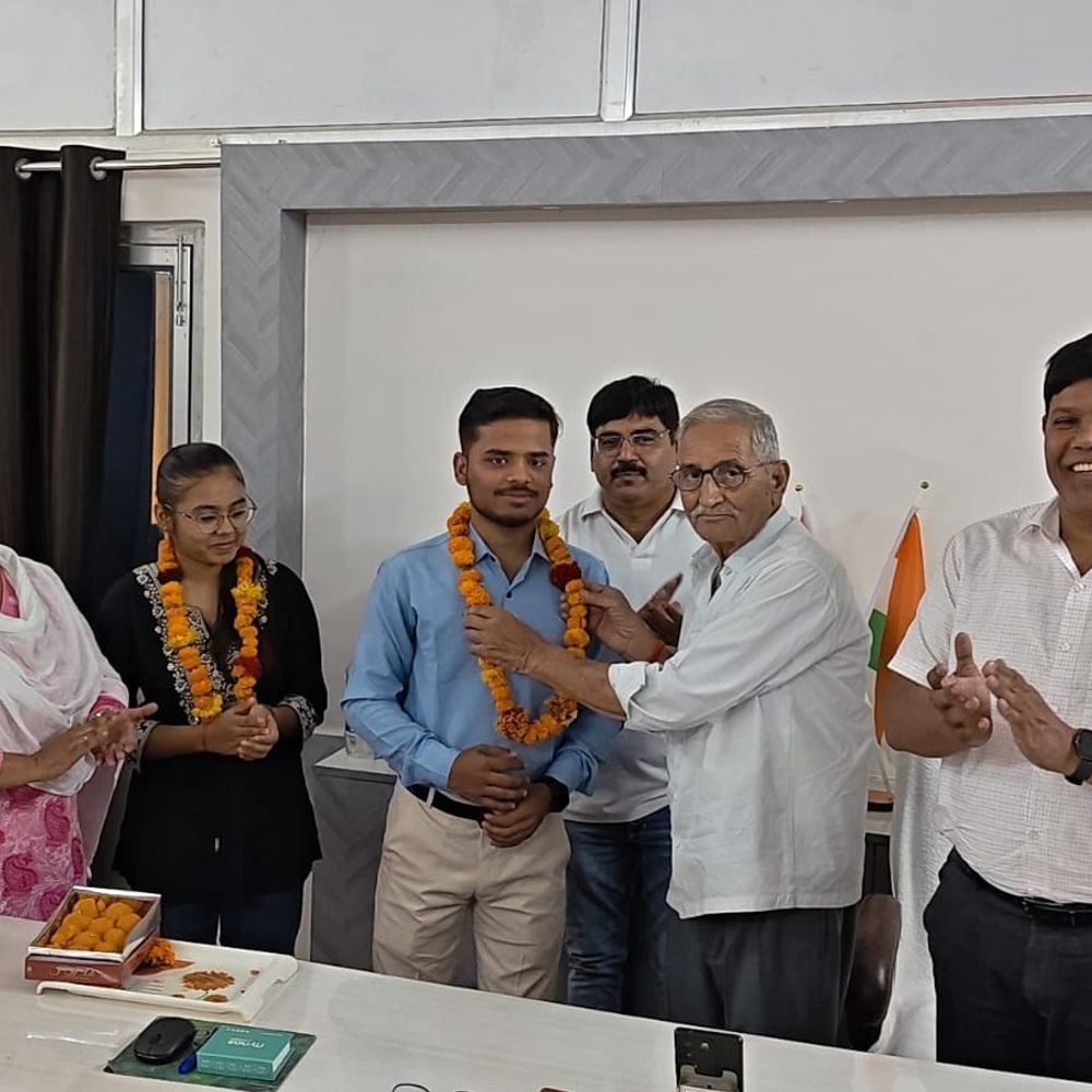 कन्हैया और कशिश ने विधानसभा में किया उत्कृष्ट प्रदर्शन:विकसित भारत युवा संसद कार्यक्रम में महाविद्यालय ने किया सम्मानित