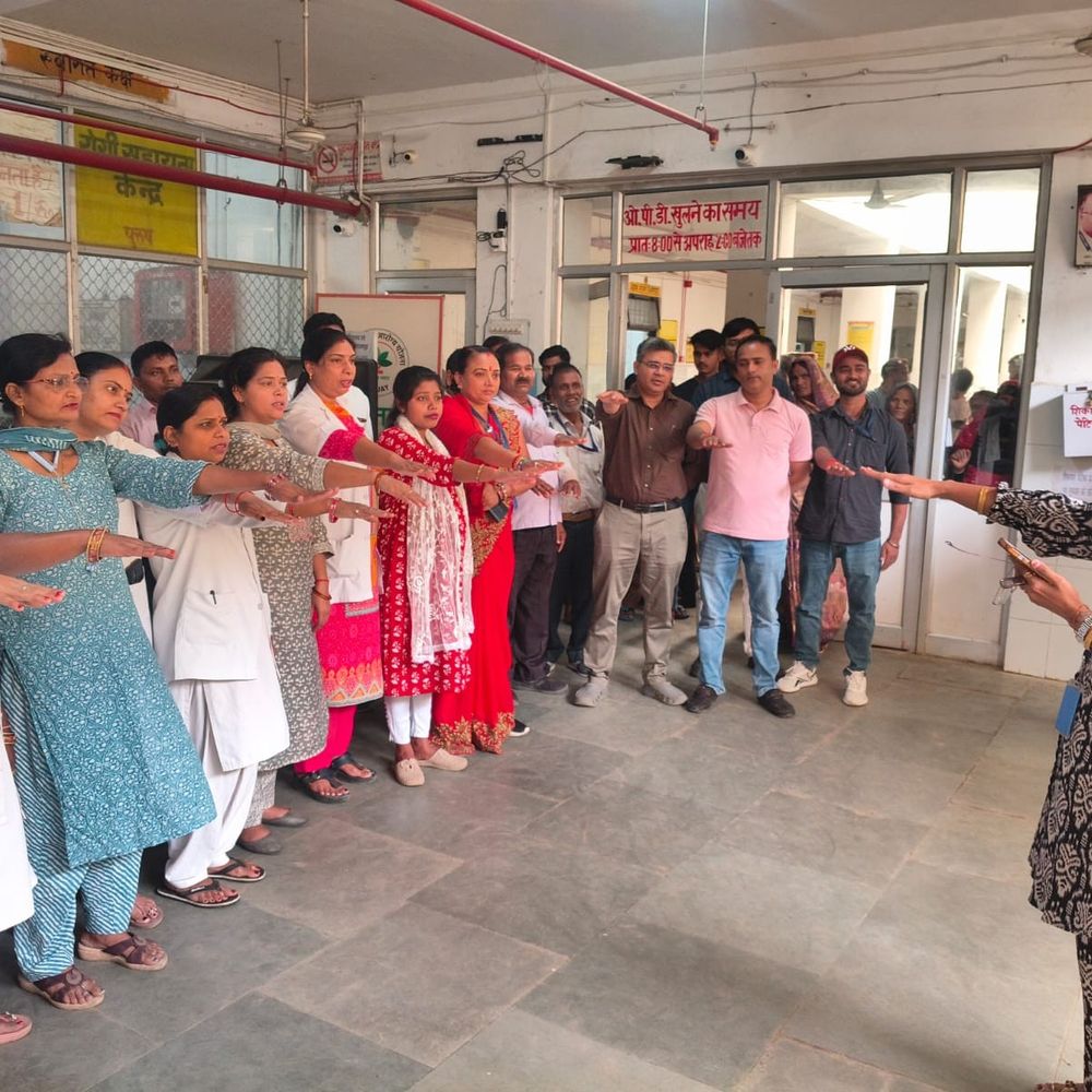 बलरामपुर अस्पताल में अग्नि सुरक्षा शपथ ग्रहण:  कर्मचारियों ने आग से बचाव की ली प्रतिज्ञा, सजगता बढ़ी – Balrampur News
