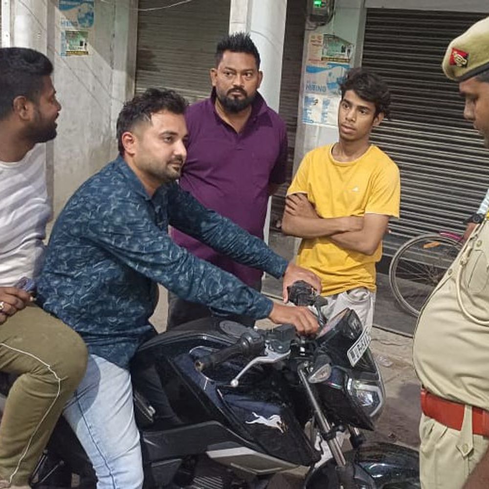 मऊ में यातायात नियम उल्लंघन पर 437 वाहनों का चालान:दो गाड़ियां सीज, पुलिस-ट्रैफिक टीम ने चलाया अभियान