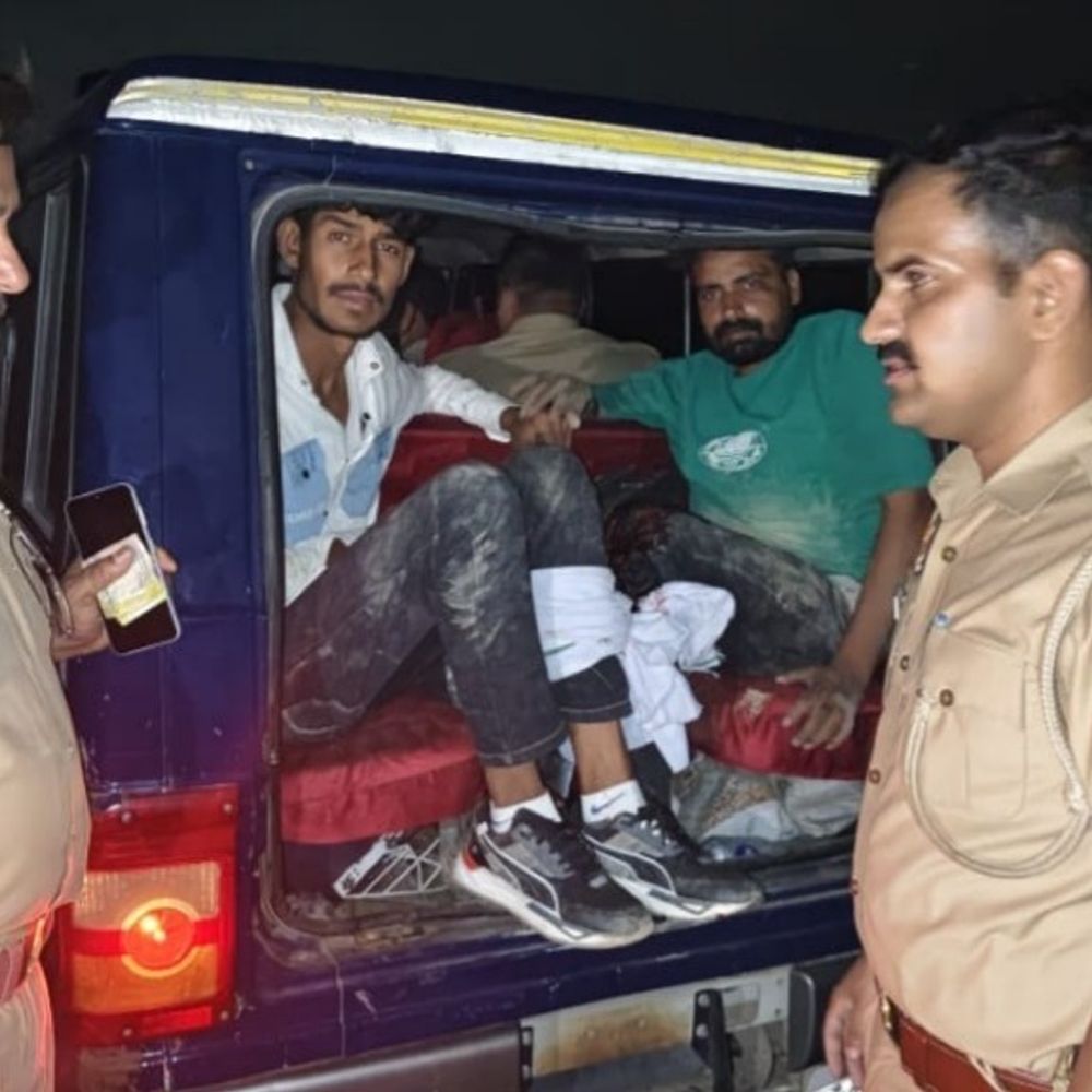 हाथरस में प्रॉपर्टी डीलर हत्याकांड के 4 आरोपी गिरफ्तार:तीन को मुठभेड़ में लगी गोली, एक कॉम्बिंग में पकड़ा गया