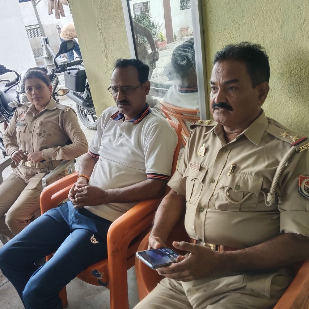चंदौली में क्षत्रिय महासभा अध्यक्ष भूपेंद्र सिंह डिटेन:वाराणसी में हुए मनीष हत्याकांड के पीड़ित से मिलने जा रहे थे