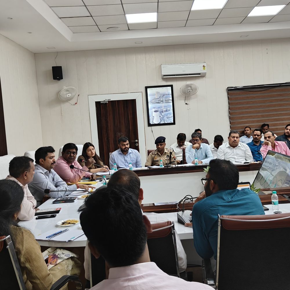 जनगणना 2027 की तैयारियां तेज, स्व-गणना पोर्टल शुरू:एटा में की गई बैठक, अब घर बैठे ऑनलाइन दर्ज कर सकेंगे अपनी जानकारी