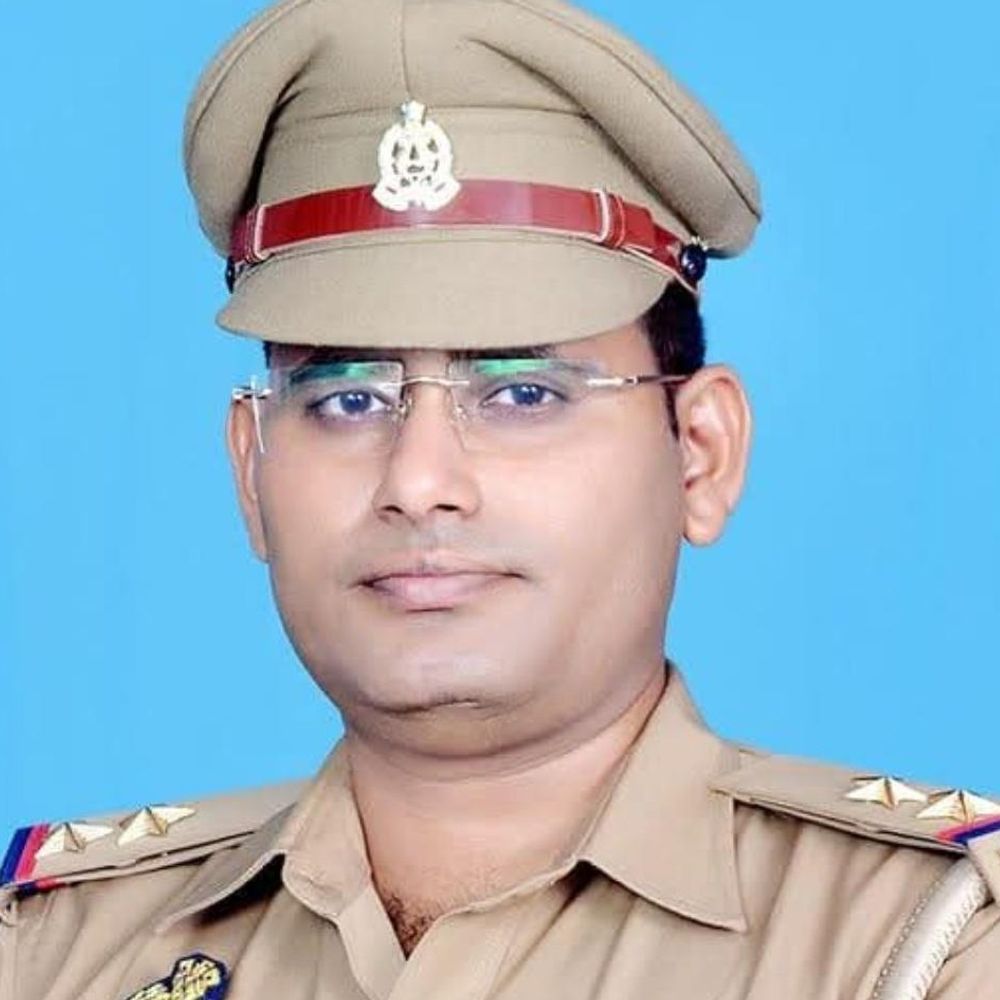 हरियाणा में सड़क हादसे में एसआई मोहित यादव की मौत:पिता की जगह मिली थी नौकरी, परिजन शव लेने के लिए रवाना