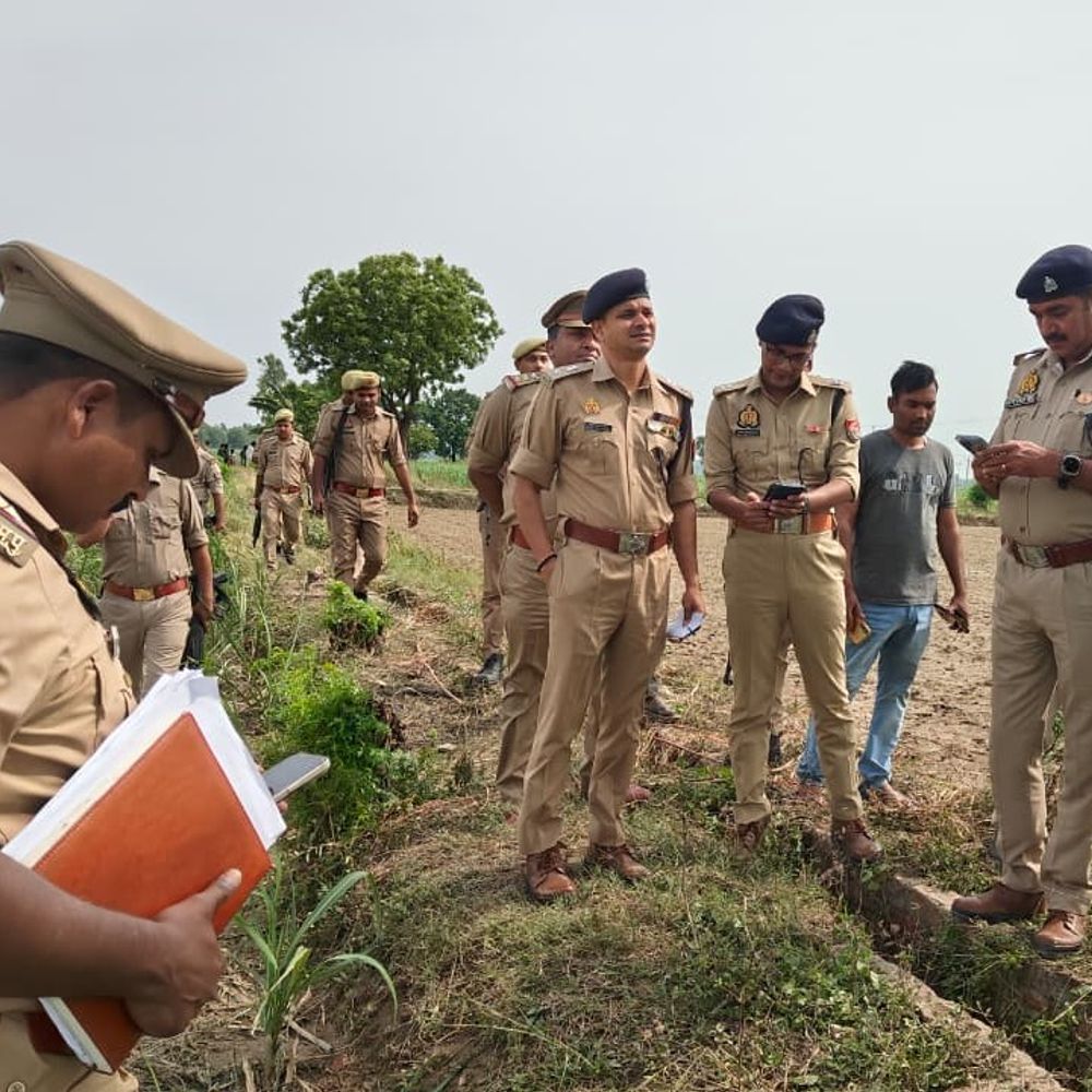 चचेरे भाई-बहन ने पेड़ से लटककर की आत्महत्या:हरदोई में प्रेम-प्रसंग और परिवार की नाराजगी बनी वजह
