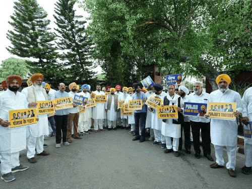 सीएम मान विधायकों सहित राष्ट्रपति से मिलने रवाना:  दोपहर 12 बजे होगी मुलाकात, राघव चड्ढा सुबह 10:45 बजे राष्ट्रपति से मिलेंगे; जाखड़ ने कसा तंज – Chandigarh News
