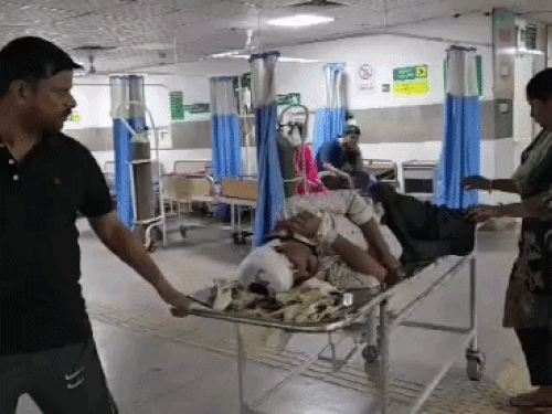 यमुनानगर में शराब ठेके के बाहर युवक पर जानलेवा हमला:  आरोपी पुलिस के सामने से फरार, डंडों से हमला, सिर में गहरी चोट से हालत गंभीर – Yamunanagar News