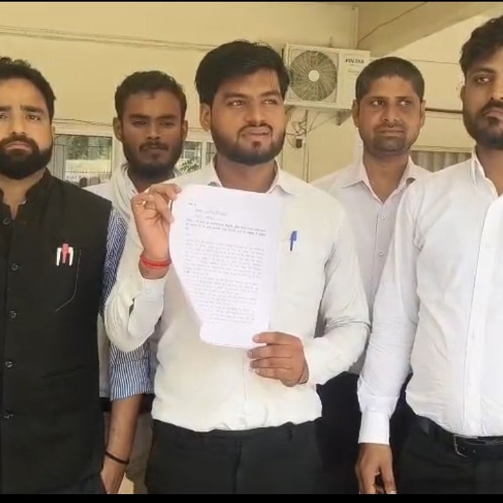 बांदा में डायग्नोस्टिक सेंटर पर गलत रिपोर्ट का आरोप:पीड़ित ने पथरी की गलत जानकारी देने का दावा किया, डीएम से शिकायत