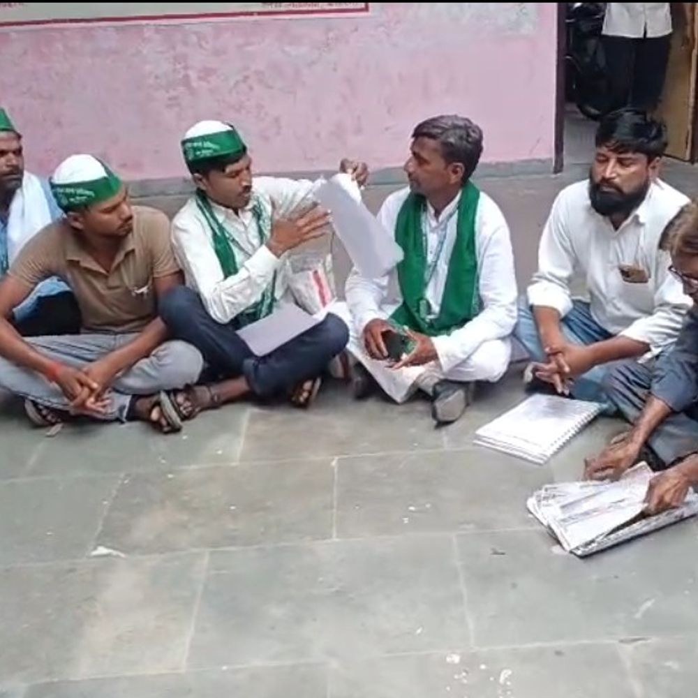 मनोटा में शौचालय योजना में वित्तीय घोटाला उजागर:भाकियू ने SDM को ज्ञापन सौंपा, कार्रवाई की चेतावनी