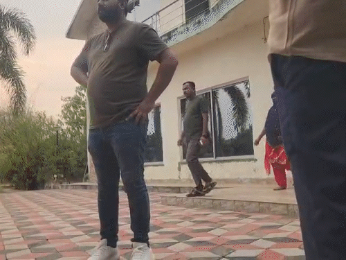 भाजपा कार्यकर्ता बोला-पत्नी का पार्टी नेता के साथ अवैध संबंध:  रिसॉर्ट से जिला अल्पसंख्यक उपाध्यक्ष संग पकड़ी गई;कहा-मुझे पीटा, बच्चों के आंख-मुंह में डाली मिर्च – Chhattisgarh News